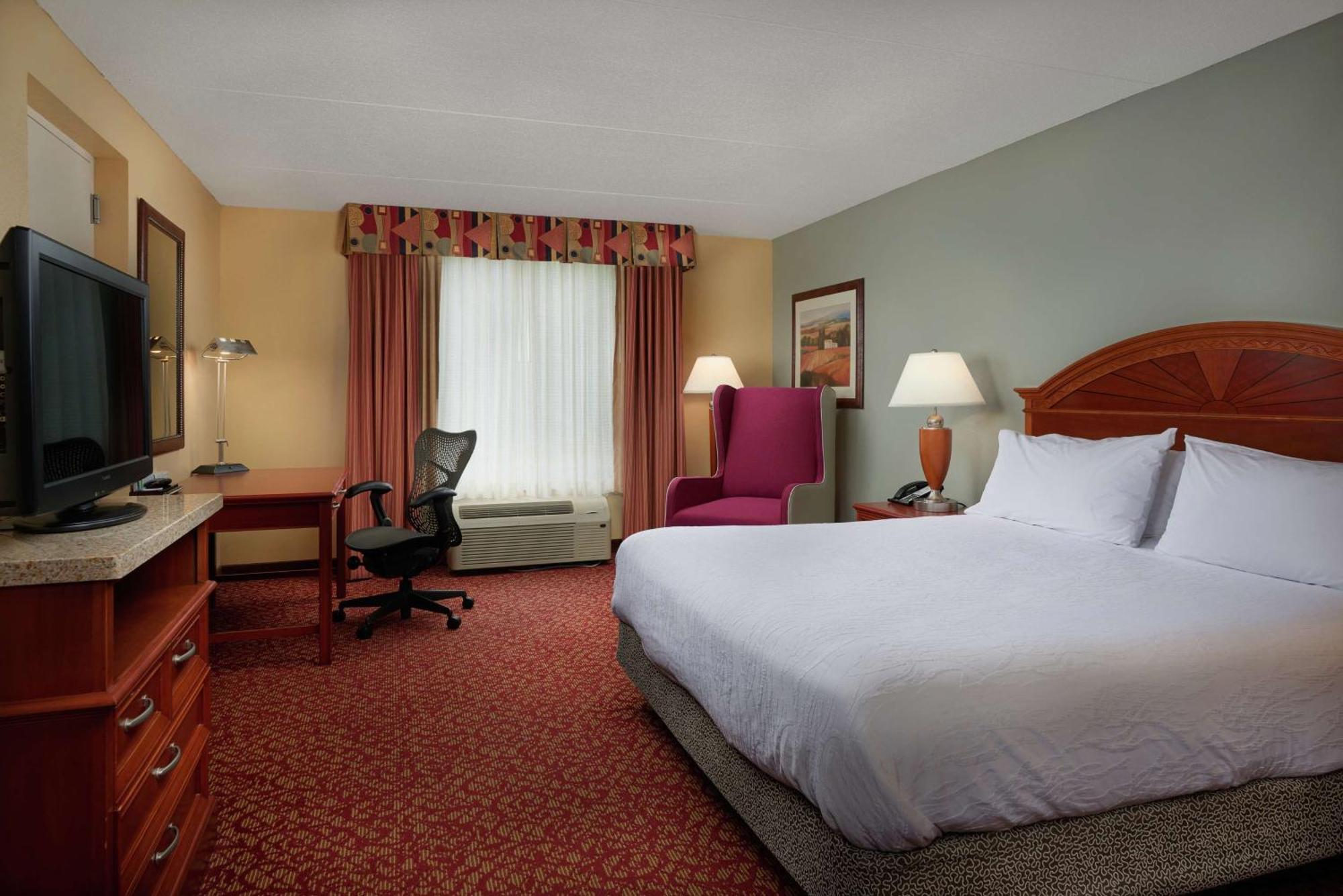 Hilton Garden Inn Newport News Exterior foto